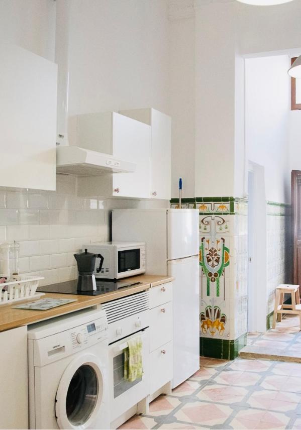 Habitacion Con Bano Privado 1 Cama De Matrimonio Валенсия Екстериор снимка