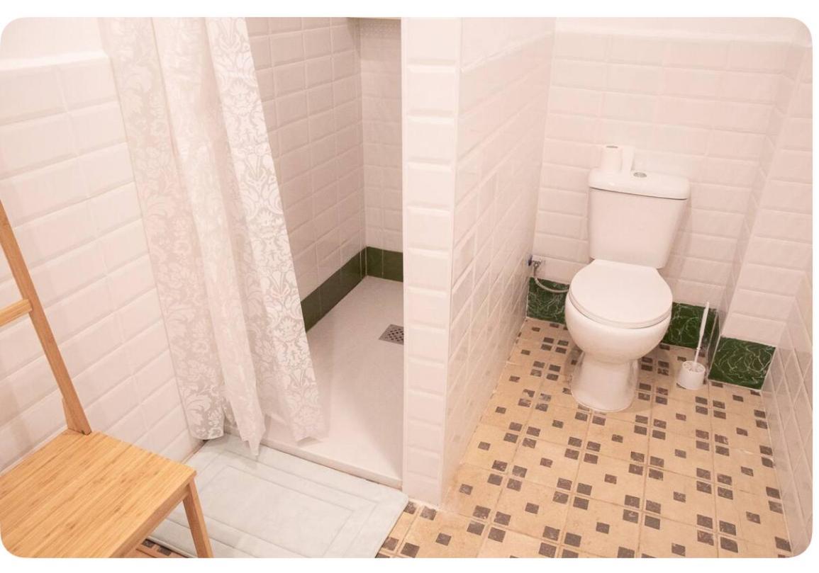 Habitacion Con Bano Privado 1 Cama De Matrimonio Валенсия Екстериор снимка